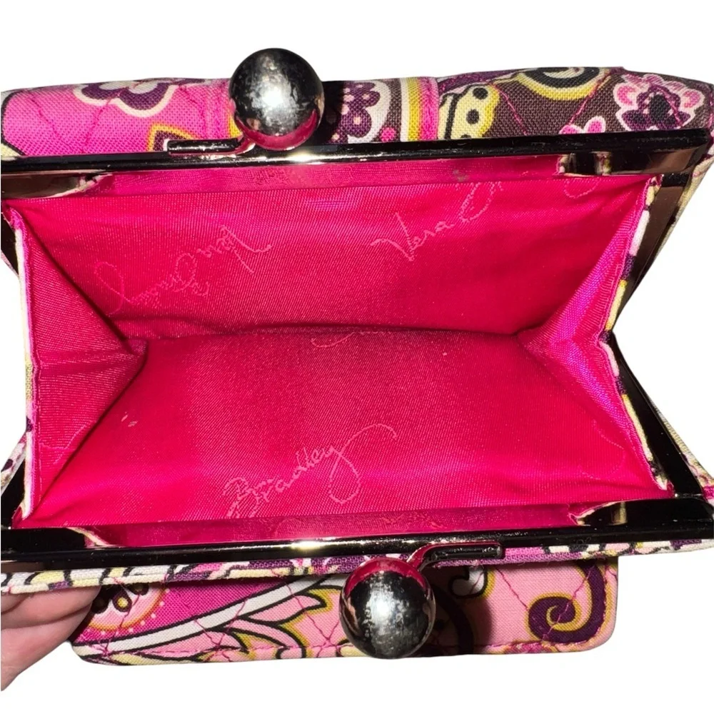 Vera Bradley Very Berry Paisley Kisslock Wallet Pink Paisley Floral​ - Picture 3 of 6